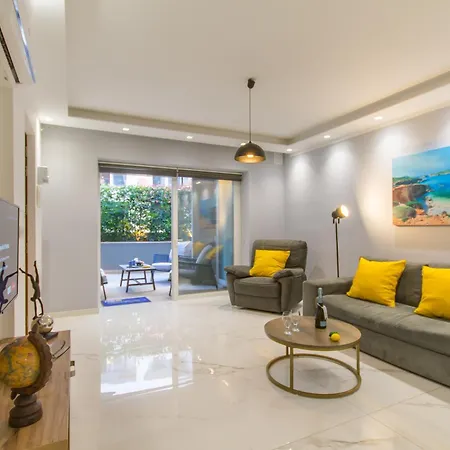 Aquamarine Modern Apart M3 - Happy